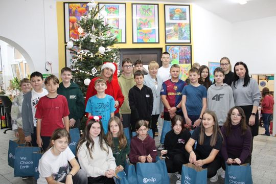 EDP Renewables zrobiła mikołajkowe paczki dla uczniów z gm. Tomaszów [ZDJĘCIA]