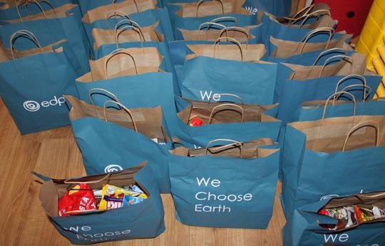 EDP Renewables zrobiła mikołajkowe paczki dla uczniów z gm. Tomaszów [ZDJĘCIA]