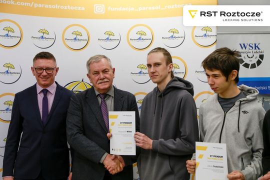 RST Roztocze i Parasol Roztocza przyznało 76 stypendiów uczniom [ZDJĘCIA]