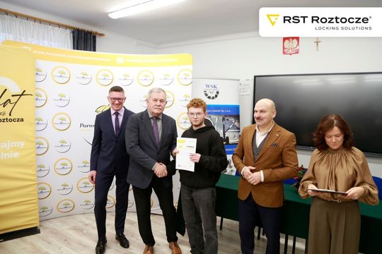 RST Roztocze i Parasol Roztocza przyznało 76 stypendiów uczniom [ZDJĘCIA]