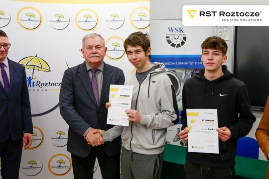 RST Roztocze i Parasol Roztocza przyznało 76 stypendiów uczniom [ZDJĘCIA]