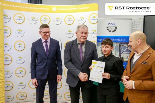 RST Roztocze i Parasol Roztocza przyznało 76 stypendiów uczniom [ZDJĘCIA]