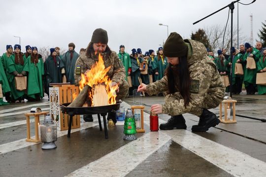 Betlejemskie Światło Pokoju dla powiatu tomaszowskiego i Ukrainy [ZDJĘCIA]