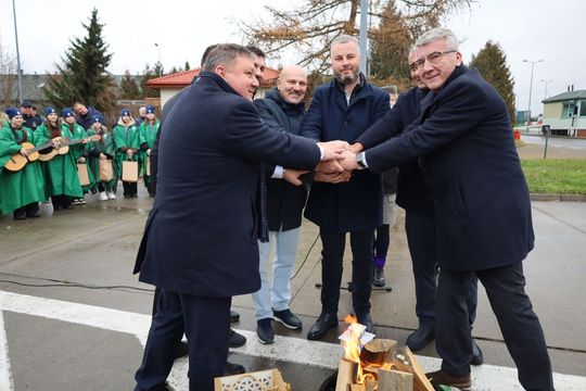 Betlejemskie Światło Pokoju dla powiatu tomaszowskiego i Ukrainy [ZDJĘCIA]