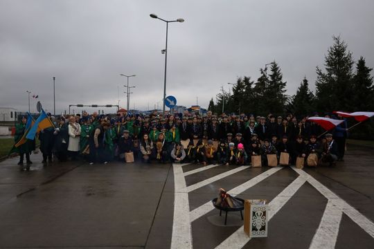 Betlejemskie Światło Pokoju dla powiatu tomaszowskiego i Ukrainy [ZDJĘCIA]