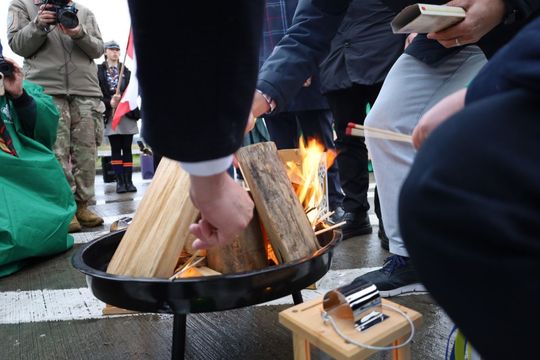 Betlejemskie Światło Pokoju dla powiatu tomaszowskiego i Ukrainy [ZDJĘCIA]