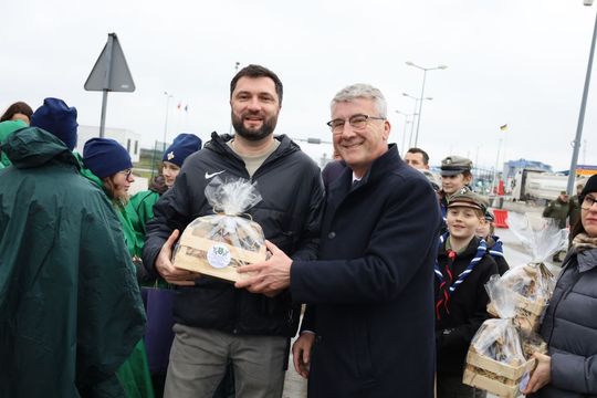 Betlejemskie Światło Pokoju dla powiatu tomaszowskiego i Ukrainy [ZDJĘCIA]