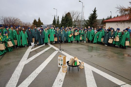 Betlejemskie Światło Pokoju dla powiatu tomaszowskiego i Ukrainy [ZDJĘCIA]