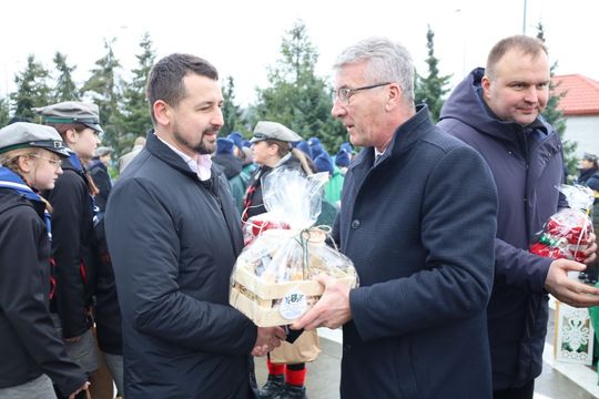 Betlejemskie Światło Pokoju dla powiatu tomaszowskiego i Ukrainy [ZDJĘCIA]