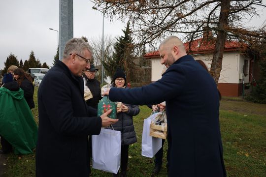 Betlejemskie Światło Pokoju dla powiatu tomaszowskiego i Ukrainy [ZDJĘCIA]