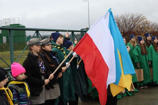 Betlejemskie Światło Pokoju dla powiatu tomaszowskiego i Ukrainy [ZDJĘCIA]