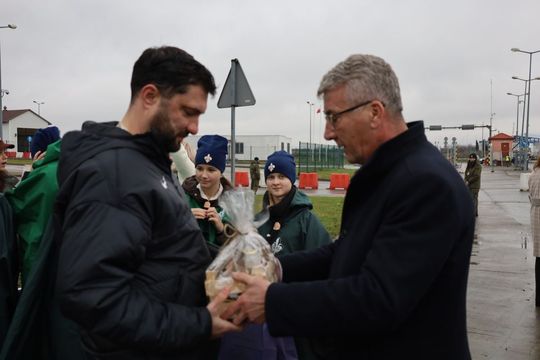 Betlejemskie Światło Pokoju dla powiatu tomaszowskiego i Ukrainy [ZDJĘCIA]