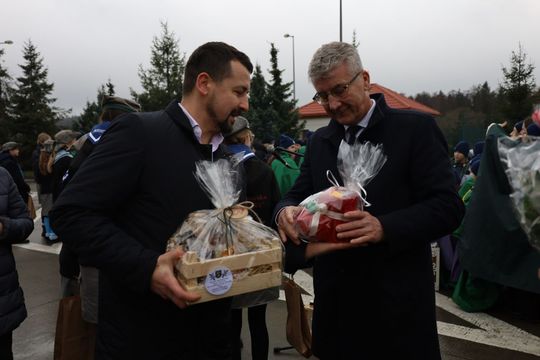 Betlejemskie Światło Pokoju dla powiatu tomaszowskiego i Ukrainy [ZDJĘCIA]