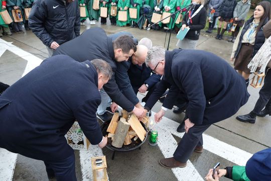Betlejemskie Światło Pokoju dla powiatu tomaszowskiego i Ukrainy [ZDJĘCIA]