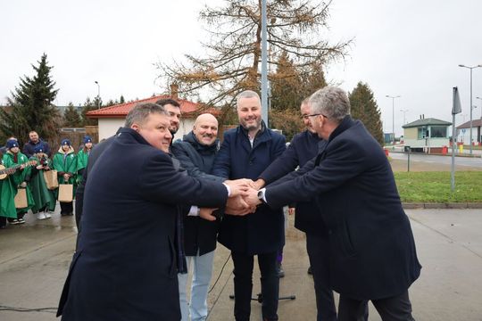 Betlejemskie Światło Pokoju dla powiatu tomaszowskiego i Ukrainy [ZDJĘCIA]