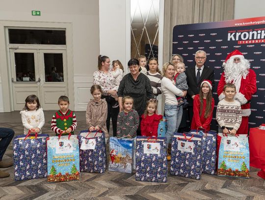 Mikołaje "Kroniki Tygodnia" rozdali prezenty. Zobacz zdjęcia