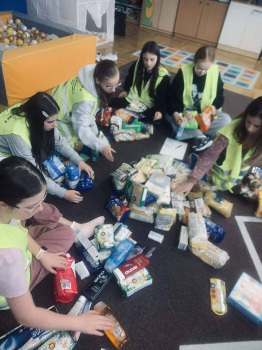 Pomóż Dzieciom Przetrwać Zimę. Bełżec nazbierał 400 kilogramów darów dla domu dziecka [ZDJĘCIA[ Pomóż Dzieciom Przetrwać Zimę. Bełżec nazbierał 400 kilogramów darów dla domu dziecka [ZDJĘCIA[