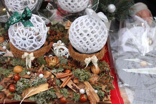 Świąteczny Kiermasz przed Starostwem Powiatowym w Tomaszowie Lubelskim [ZDJĘCIA]