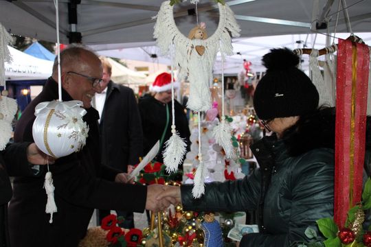 Świąteczny Kiermasz przed Starostwem Powiatowym w Tomaszowie Lubelskim [ZDJĘCIA]