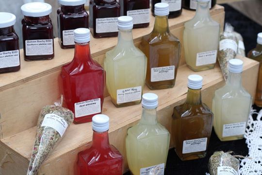 Świąteczny Kiermasz przed Starostwem Powiatowym w Tomaszowie Lubelskim [ZDJĘCIA]