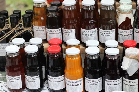 Świąteczny Kiermasz przed Starostwem Powiatowym w Tomaszowie Lubelskim [ZDJĘCIA]