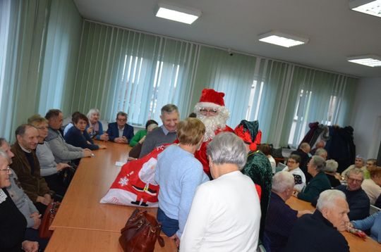 Święty Mikołaj odwiedził seniorów w gminie Telatyn [ZDJĘCIA]