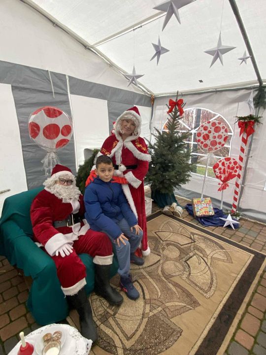 Kiermasz bożonarodzeniowy w Łaszczowie. Zobacz zdjęcia Kiermasz bożonarodzeniowy w Łaszczowie. Zobacz zdjęcia