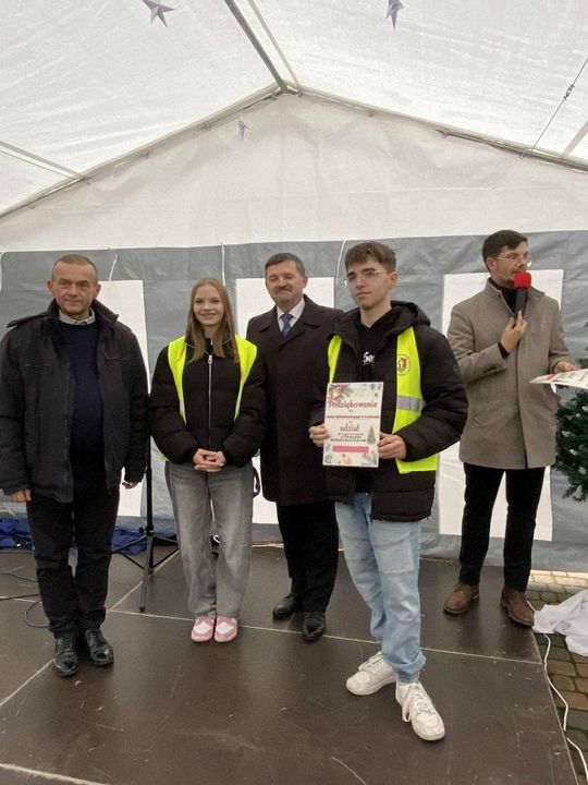 Kiermasz bożonarodzeniowy w Łaszczowie. Zobacz zdjęcia Kiermasz bożonarodzeniowy w Łaszczowie. Zobacz zdjęcia