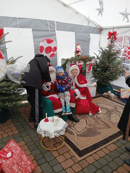Kiermasz bożonarodzeniowy w Łaszczowie. Zobacz zdjęcia Kiermasz bożonarodzeniowy w Łaszczowie. Zobacz zdjęcia