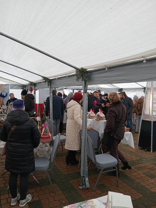 Kiermasz bożonarodzeniowy w Łaszczowie. Zobacz zdjęcia Kiermasz bożonarodzeniowy w Łaszczowie. Zobacz zdjęcia