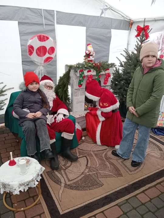Kiermasz bożonarodzeniowy w Łaszczowie. Zobacz zdjęcia Kiermasz bożonarodzeniowy w Łaszczowie. Zobacz zdjęcia