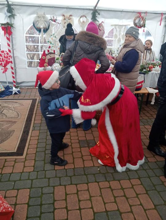 Kiermasz bożonarodzeniowy w Łaszczowie. Zobacz zdjęcia Kiermasz bożonarodzeniowy w Łaszczowie. Zobacz zdjęcia