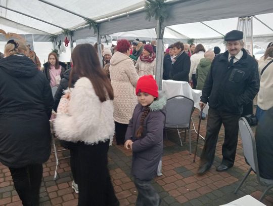 Kiermasz bożonarodzeniowy w Łaszczowie. Zobacz zdjęcia Kiermasz bożonarodzeniowy w Łaszczowie. Zobacz zdjęcia