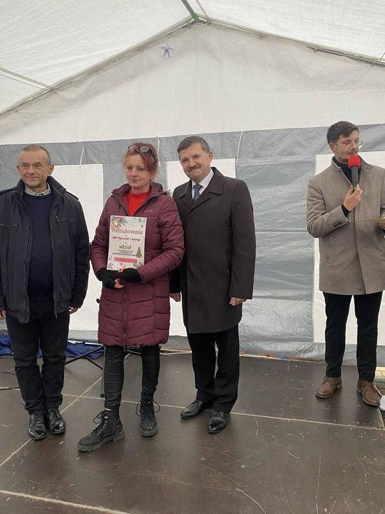 Kiermasz bożonarodzeniowy w Łaszczowie. Zobacz zdjęcia Kiermasz bożonarodzeniowy w Łaszczowie. Zobacz zdjęcia