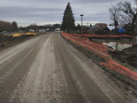 Bełżec/Lubycza Królewska: Ludzie skarżą się na błoto na budowie S17. To niebezpieczeństwo [ZDJĘCIA]