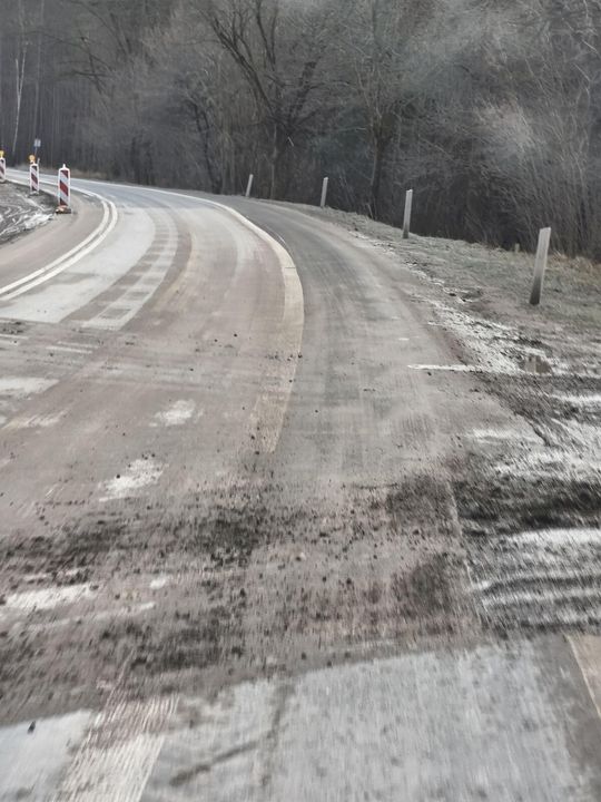 Bełżec/Lubycza Królewska: Ludzie skarżą się na błoto na budowie S17. To niebezpieczeństwo [ZDJĘCIA]