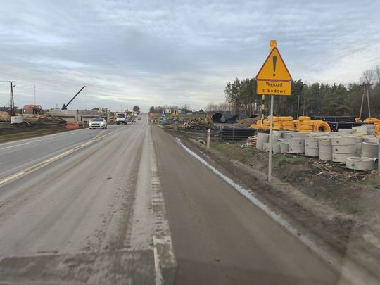 Bełżec/Lubycza Królewska: Ludzie skarżą się na błoto na budowie S17. To niebezpieczeństwo [ZDJĘCIA]