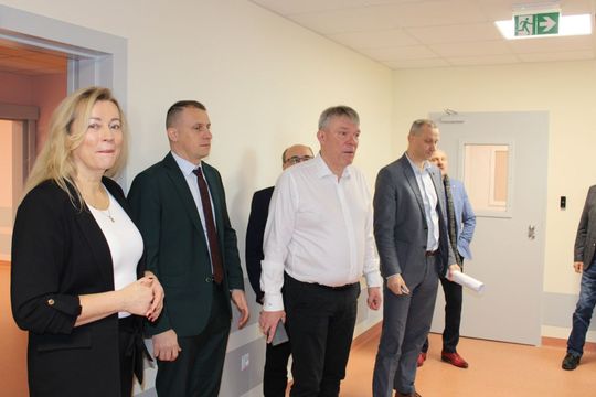Radni oglądali nową część szpitala w Tomaszowie Lubelskim [ZDJĘCIA]