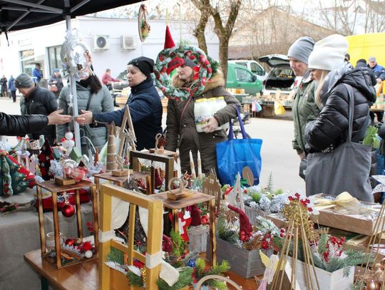 Kiermasz bożonarodzeniowy w Zwierzyńcu. Kto nie był niech żałuje [ZDJĘCIA]