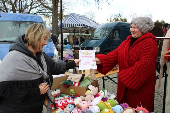 Kiermasz bożonarodzeniowy w Zwierzyńcu. Kto nie był niech żałuje [ZDJĘCIA]