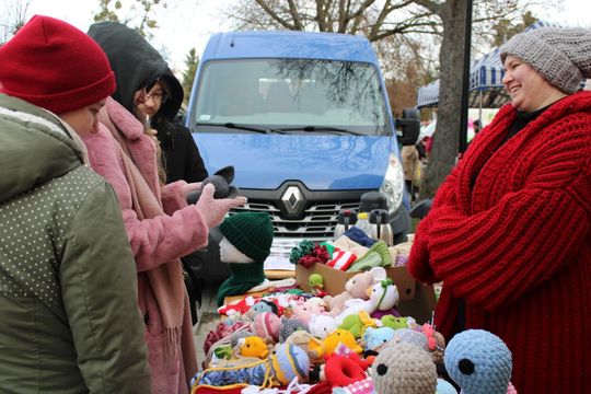 Kiermasz bożonarodzeniowy w Zwierzyńcu. Kto nie był niech żałuje [ZDJĘCIA]