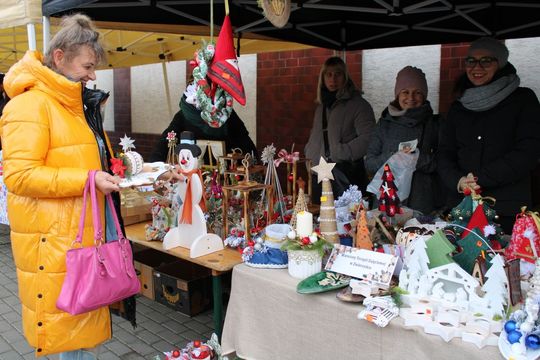 Kiermasz bożonarodzeniowy w Zwierzyńcu. Kto nie był niech żałuje [ZDJĘCIA]