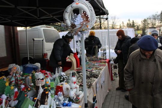 Kiermasz bożonarodzeniowy w Zwierzyńcu. Kto nie był niech żałuje [ZDJĘCIA]
