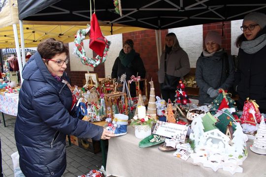 Kiermasz bożonarodzeniowy w Zwierzyńcu. Kto nie był niech żałuje [ZDJĘCIA]
