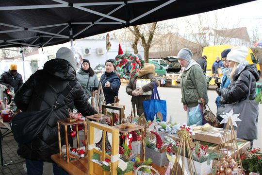 Kiermasz bożonarodzeniowy w Zwierzyńcu. Kto nie był niech żałuje [ZDJĘCIA]