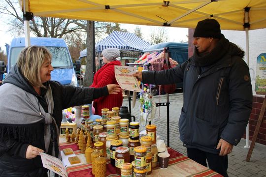 Kiermasz bożonarodzeniowy w Zwierzyńcu. Kto nie był niech żałuje [ZDJĘCIA]