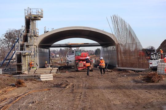 Budowa S17 koło Zamościa nabiera tempa. Sprawdziliśmy postępy prac [ZDJĘCIA]