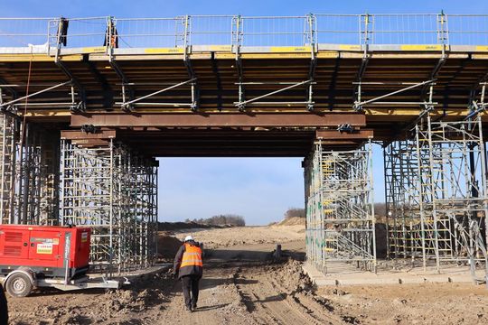 Budowa S17 koło Zamościa nabiera tempa. Sprawdziliśmy postępy prac [ZDJĘCIA]