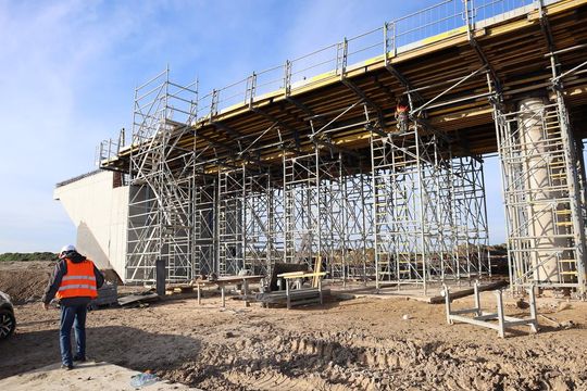 Budowa S17 koło Zamościa nabiera tempa. Sprawdziliśmy postępy prac [ZDJĘCIA]