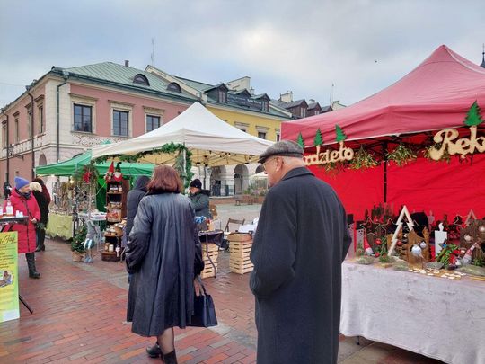 Jarmark świąteczny w Zamościu. Zobacz co mają wystawcy [ZDJĘCIA cz. 1]